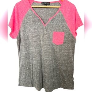 Derek Heart Women's Gray and Pink Top Size 1x NWOT